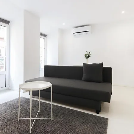 Graca Elegant By Homing Apartment