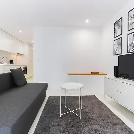 Graca Elegant By Homing Apartment